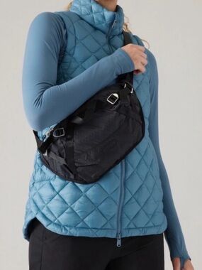 Athleta Excursion Crossbody Belt Bag Black Everywhere Stowaway Fanny Pack
Bag